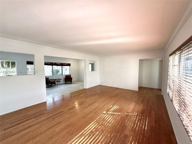 Дом в аренду по адресу 845 Fairway Dr - фото 7524577