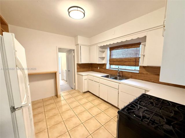 Дом в аренду по адресу 845 Fairway Dr - фото 7524583