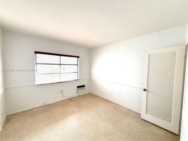 Дом в аренду по адресу 845 Fairway Dr - фото 7524587