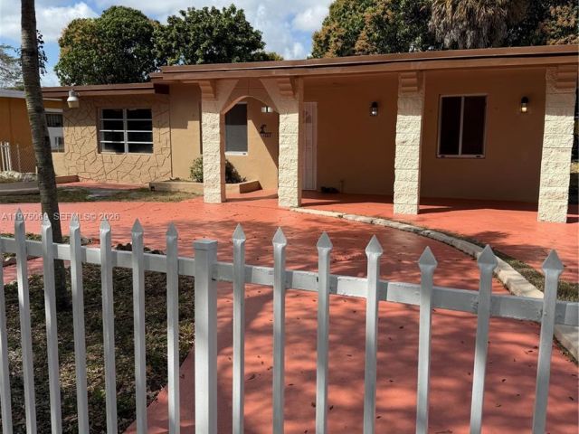 Дом в аренду по адресу 1325 NW 124th St 1325 - фото 7475293