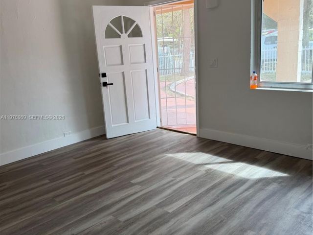 Дом в аренду по адресу 1325 NW 124th St 1325 - фото 7475294