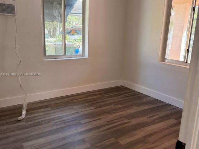 Дом в аренду по адресу 1325 NW 124th St 1325 - фото 7475296