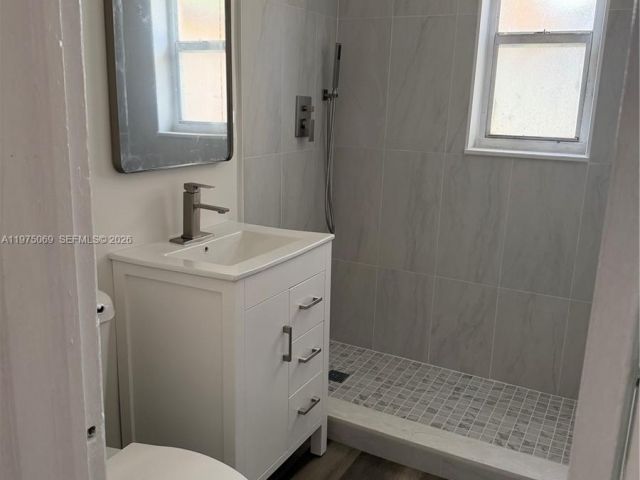 Дом в аренду по адресу 1325 NW 124th St 1325 - фото 7475298