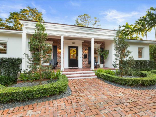 Дом в аренду по адресу 600 San Lorenzo Ave - фото 7471355