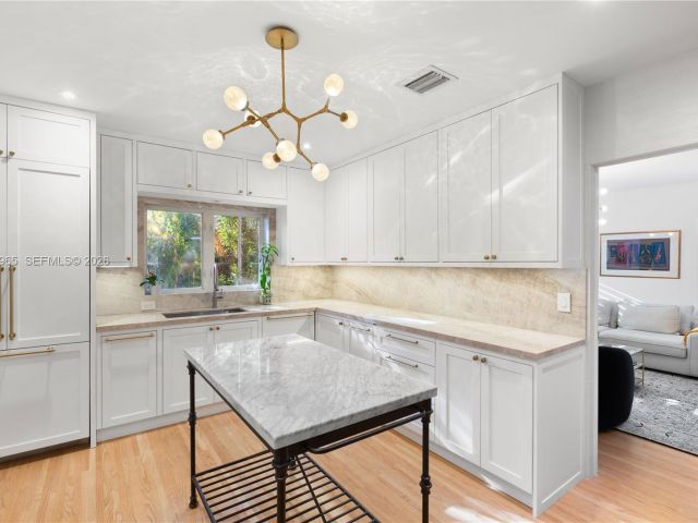 Дом в аренду по адресу 600 San Lorenzo Ave - фото 7471359