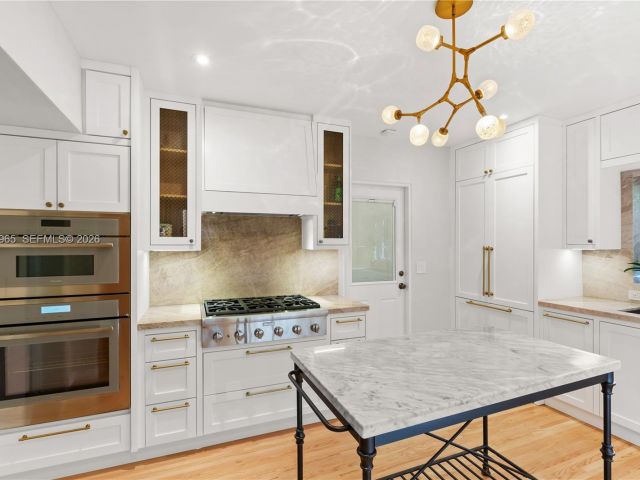 Дом в аренду по адресу 600 San Lorenzo Ave - фото 7471361