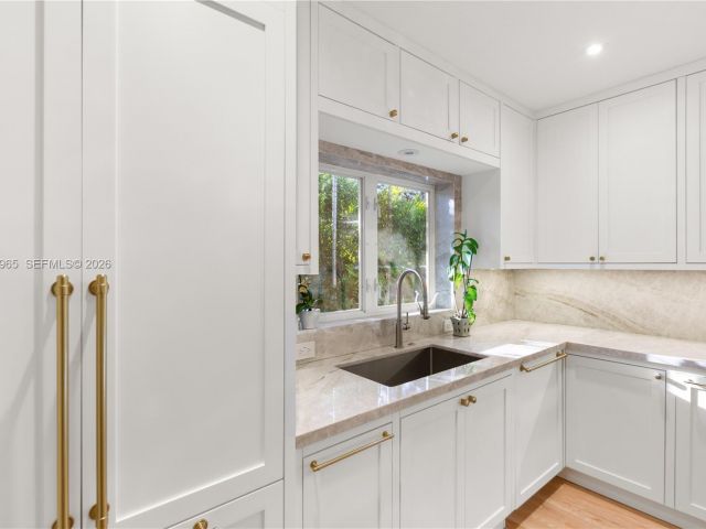 Дом в аренду по адресу 600 San Lorenzo Ave - фото 7471363