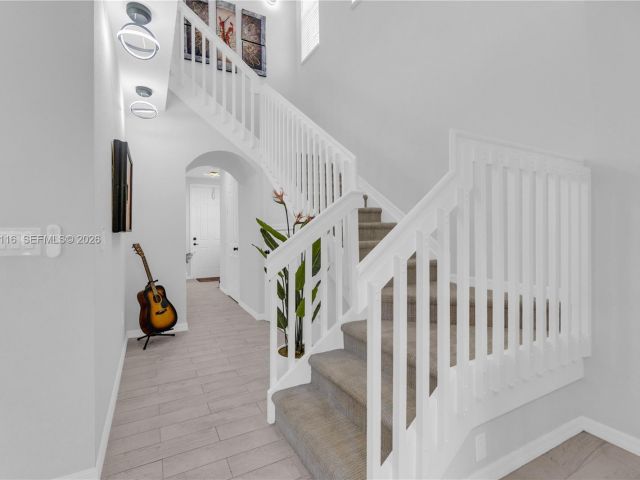 Продажа дома по адресу 1019 W Longport Cir 5A - фото 7476196