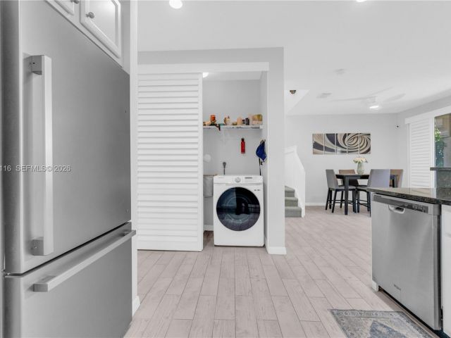 Продажа дома по адресу 1019 W Longport Cir 5A - фото 7476202