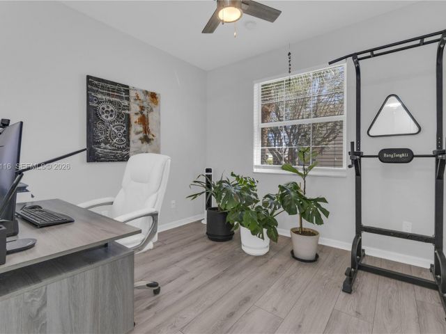 Продажа дома по адресу 1019 W Longport Cir 5A - фото 7476206