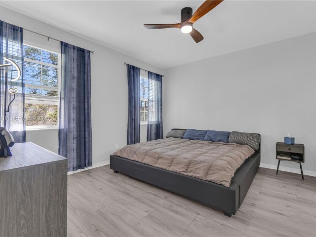 Продажа дома по адресу 1019 W Longport Cir 5A - фото 7476207