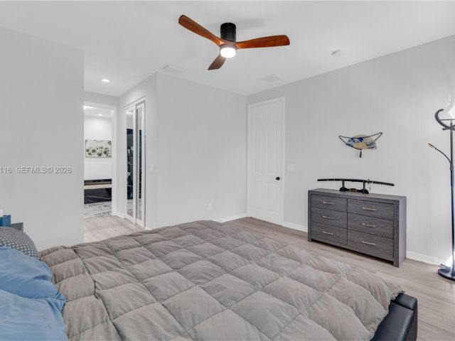 Продажа дома по адресу 1019 W Longport Cir 5A - фото 7476208