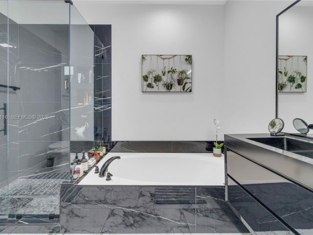 Продажа дома по адресу 1019 W Longport Cir 5A - фото 7476211