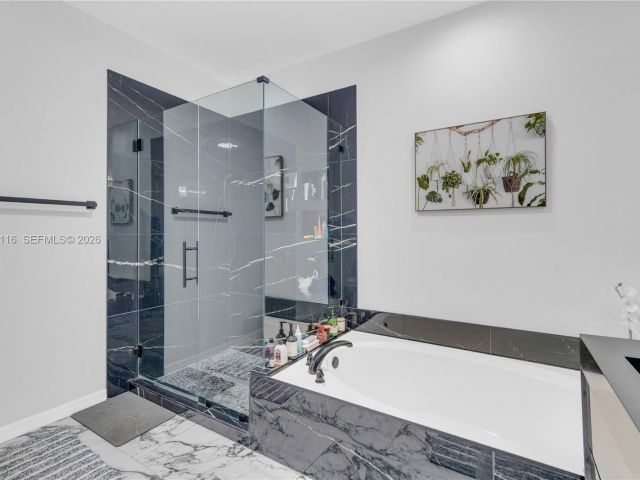 Продажа дома по адресу 1019 W Longport Cir 5A - фото 7476212