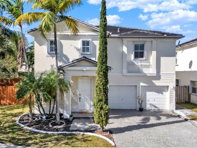 Продажа дома по адресу 144 NE 32nd Ter - фото 7460493