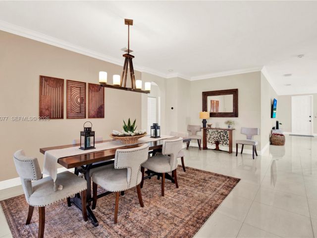 Продажа дома по адресу 144 NE 32nd Ter - фото 7460499