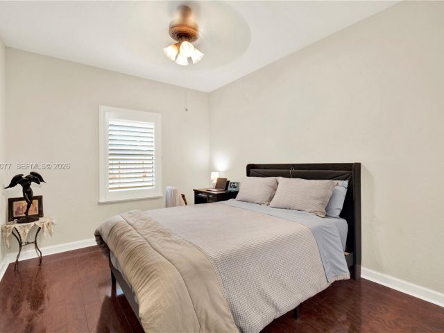 Продажа дома по адресу 144 NE 32nd Ter - фото 7460510