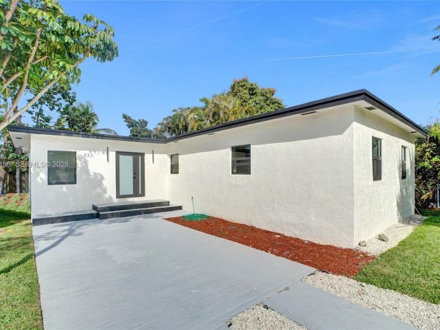 Дом в аренду по адресу 237 NE 110th Ter 237 - фото 7518171