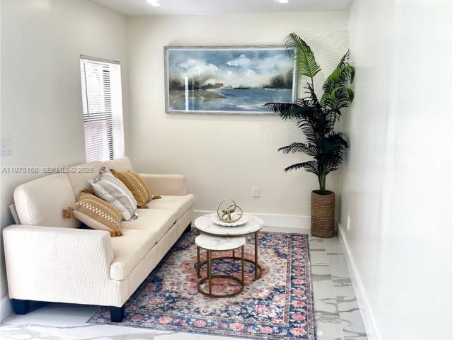 Дом в аренду по адресу 237 NE 110th Ter 237 - фото 7518172