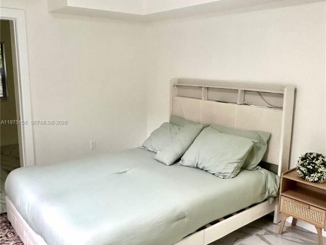 Дом в аренду по адресу 237 NE 110th Ter 237 - фото 7518176