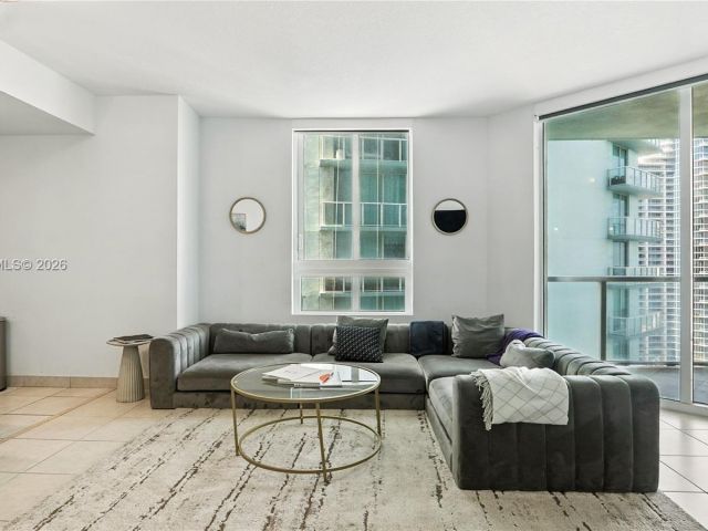 Продажа квартиры #2810 - фото 7495210