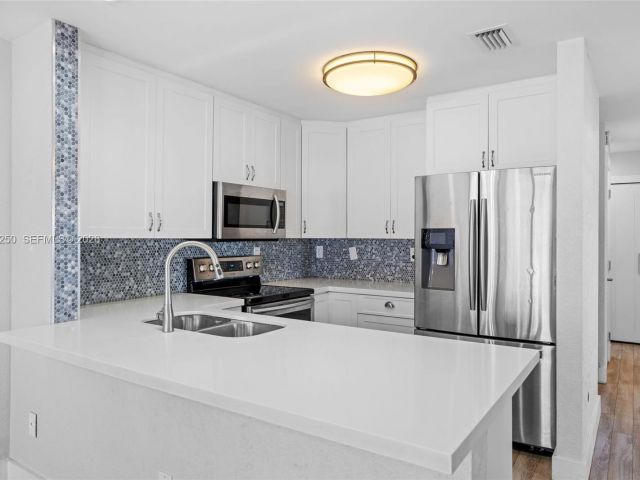 Дом в аренду по адресу 20900 Leeward Ct 217-1 - фото 7476456