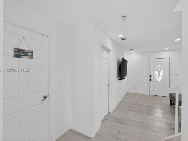 Продажа дома по адресу 13758 SW 160th Ter - фото 7532090