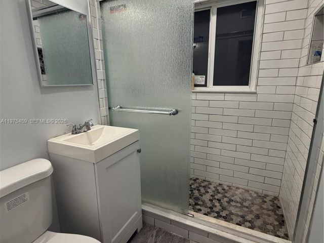 Дом в аренду по адресу 1835 NE 153rd St 0 - фото 7481289