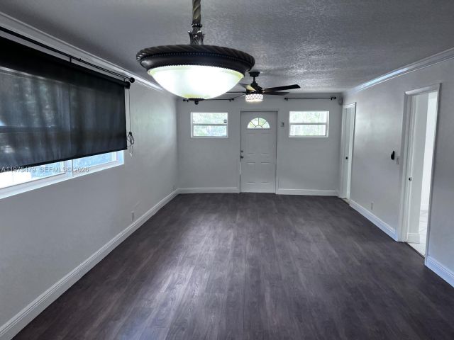 Продажа дома по адресу 109 SW 1st Ave - фото 7462254