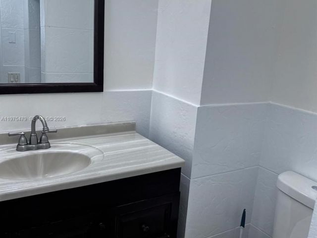 Продажа дома по адресу 109 SW 1st Ave - фото 7462258