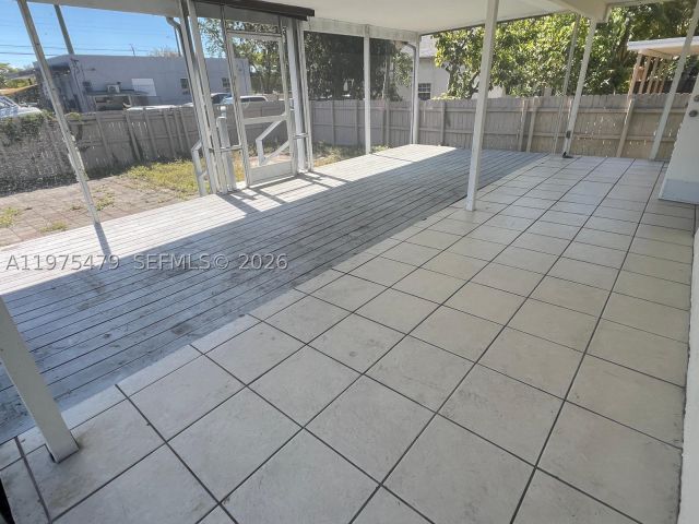 Продажа дома по адресу 109 SW 1st Ave - фото 8113290