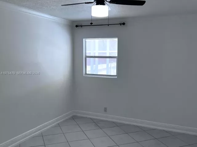 Продажа дома по адресу 109 SW 1st Ave - фото 7462260