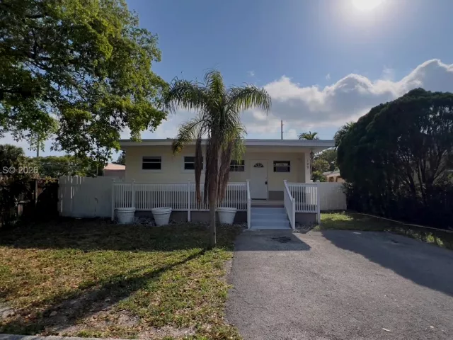 Продажа дома по адресу 109 SW 1st Ave - фото 7462252