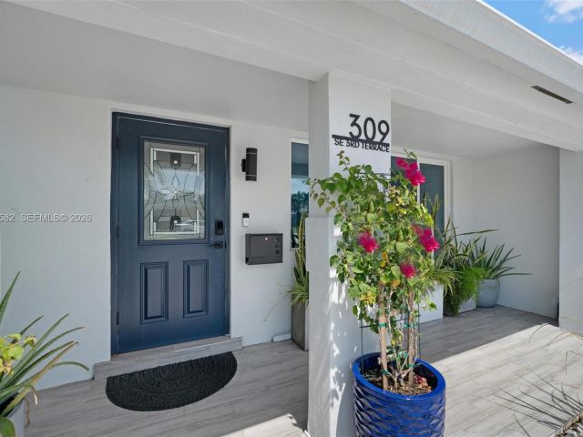 Продажа дома по адресу 309 SE 3rd Ter - фото 7529224