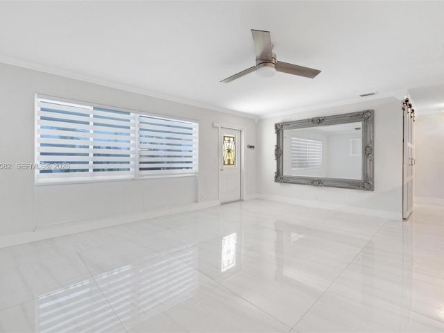 Продажа дома по адресу 309 SE 3rd Ter - фото 7529226