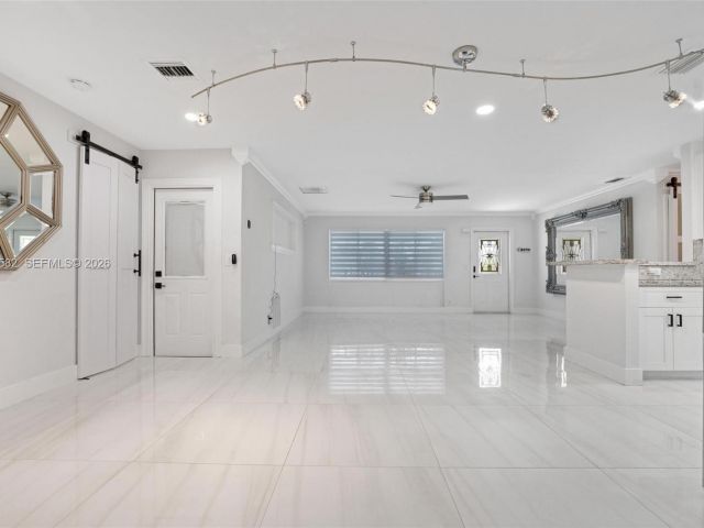 Продажа дома по адресу 309 SE 3rd Ter - фото 7529229