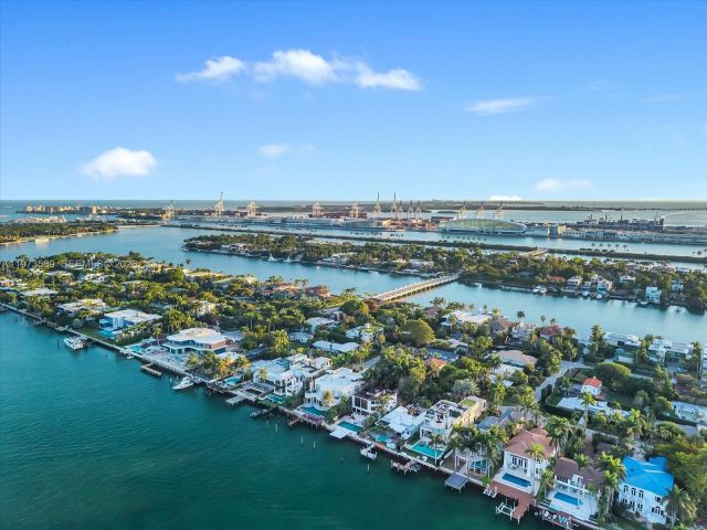 Дом в аренду по адресу 279 N Hibiscus Dr 0 - фото 7469079