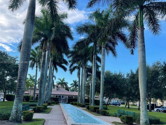 Дом в аренду по адресу 1522 SW 147th Ter - фото 7455023