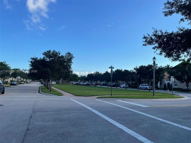 Дом в аренду по адресу 1522 SW 147th Ter - фото 7455024