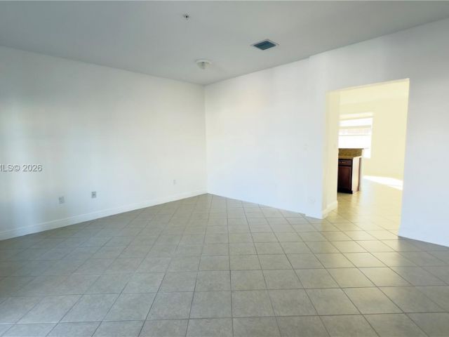 Дом в аренду по адресу 1522 SW 147th Ter - фото 7455025