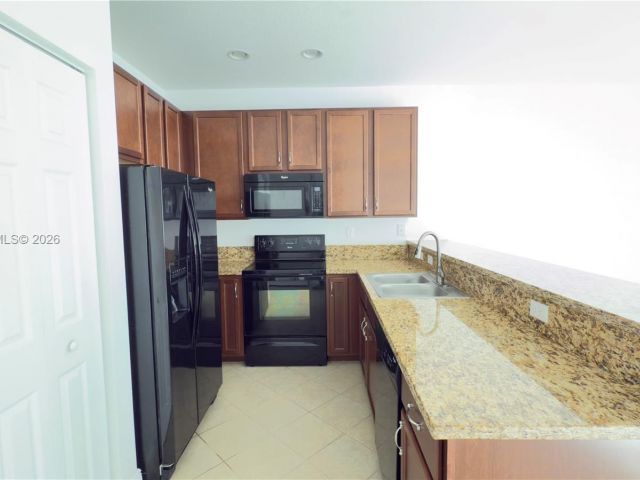 Дом в аренду по адресу 1522 SW 147th Ter - фото 7455028