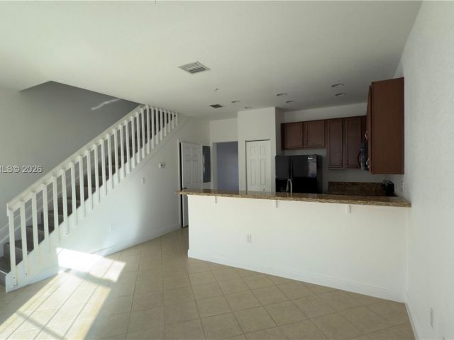 Дом в аренду по адресу 1522 SW 147th Ter - фото 7455029