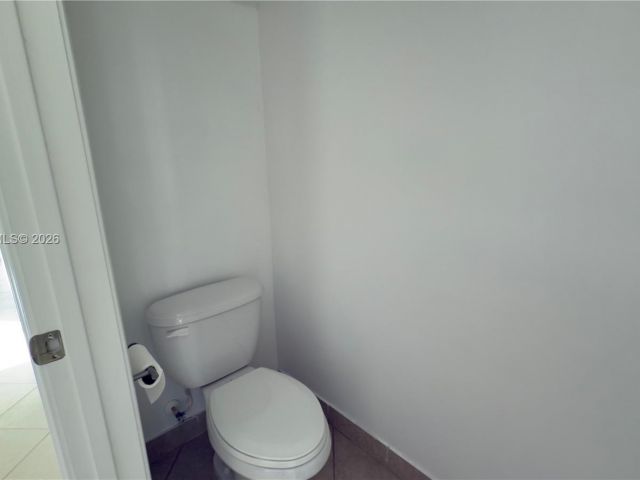 Дом в аренду по адресу 1522 SW 147th Ter - фото 7455034