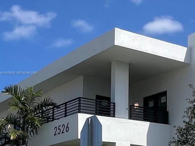 Дом в аренду по адресу 2526 Pierce St 15 - фото 7474290