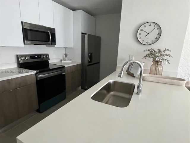 Дом в аренду по адресу 2526 Pierce St 15 - фото 7474292