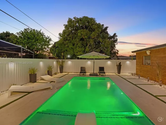 Дом в аренду по адресу 920 NE 159th St 0 - фото 7593685