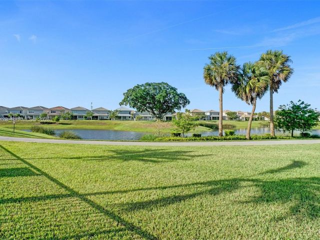 Дом в аренду по адресу 4764 Eucalyptus Dr - фото 7474383