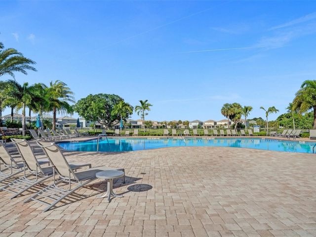 Дом в аренду по адресу 4764 Eucalyptus Dr - фото 7474387