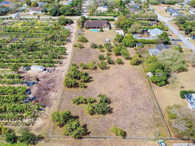 Продажа дома по адресу 27745 SW 167th Ave - фото 7460990