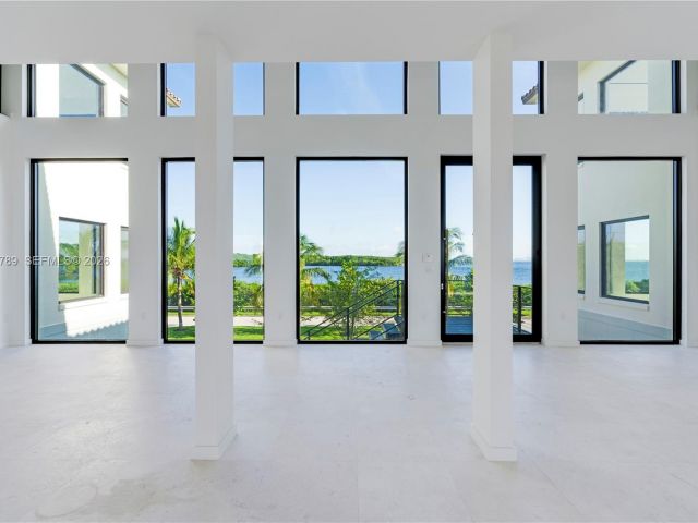 Продажа дома по адресу 650 Lugo Ave - фото 7471381